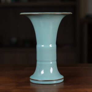Black-bodied celadon flower vase