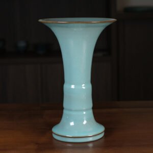 Black-bodied celadon flower vase